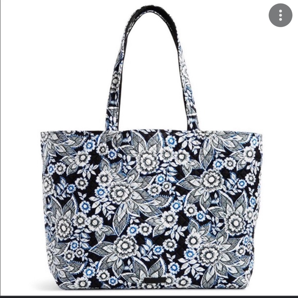 Ver Bradley Iconic Grand Tote in Snow Lotus